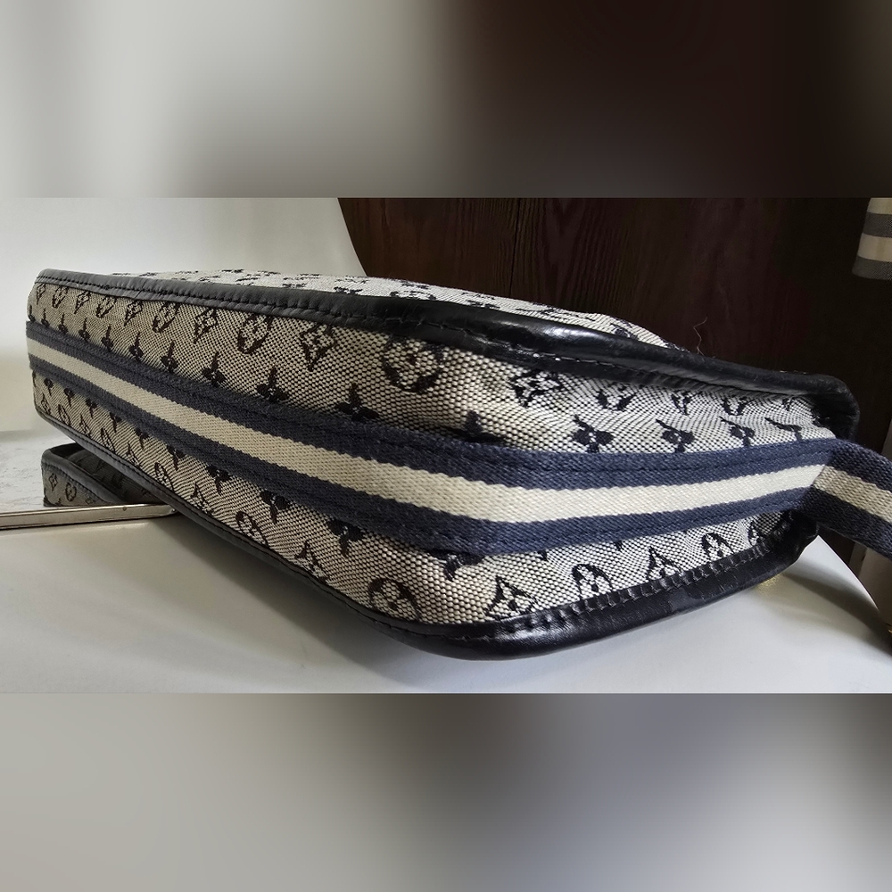Louis Vuitton Mini Lin Kathleen Pochette - Picture 3 of 15